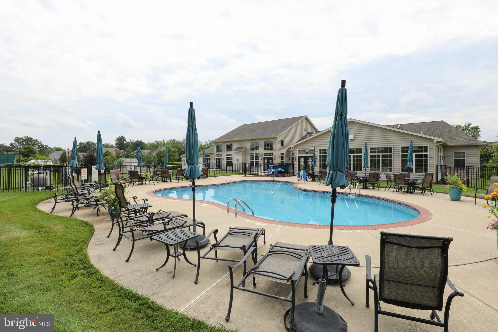 VILLAS OF NEWTOWN - Residential