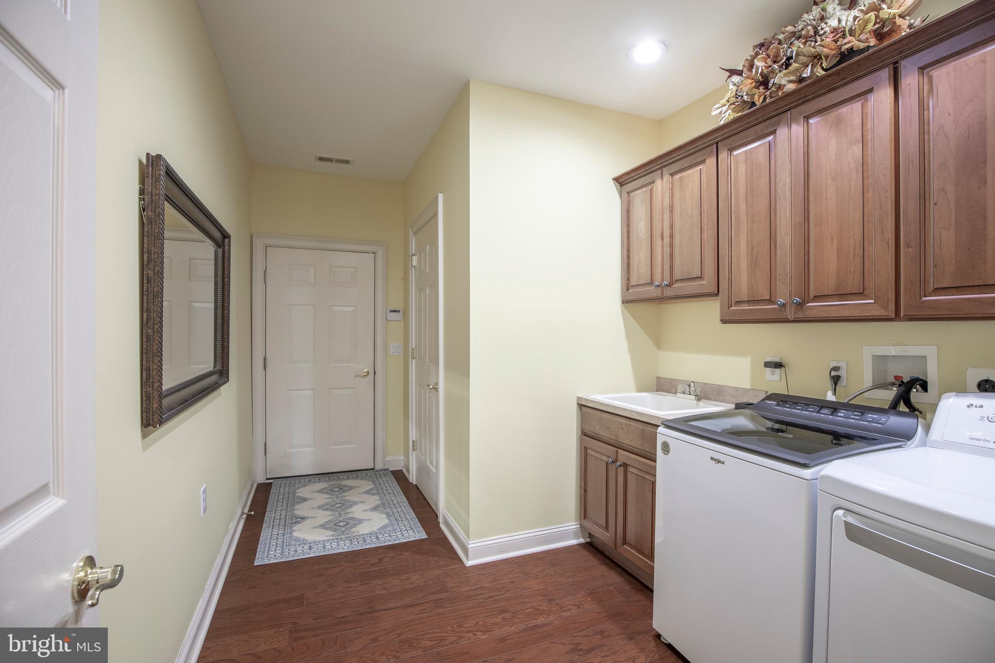 VILLAS OF NEWTOWN - Residential