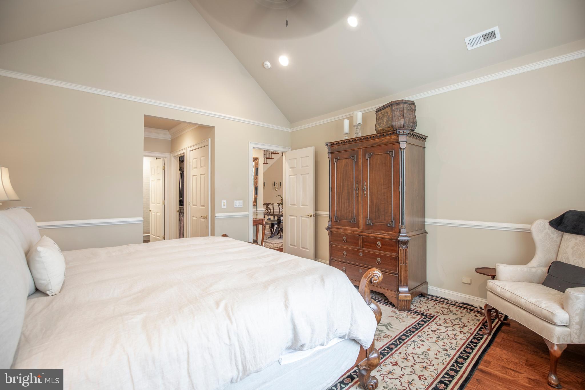 VILLAS OF NEWTOWN - Residential