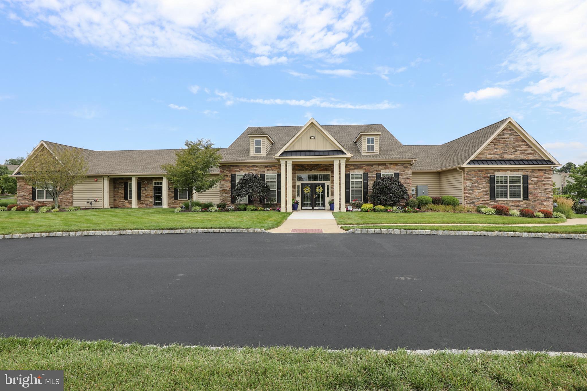 VILLAS OF NEWTOWN - Residential