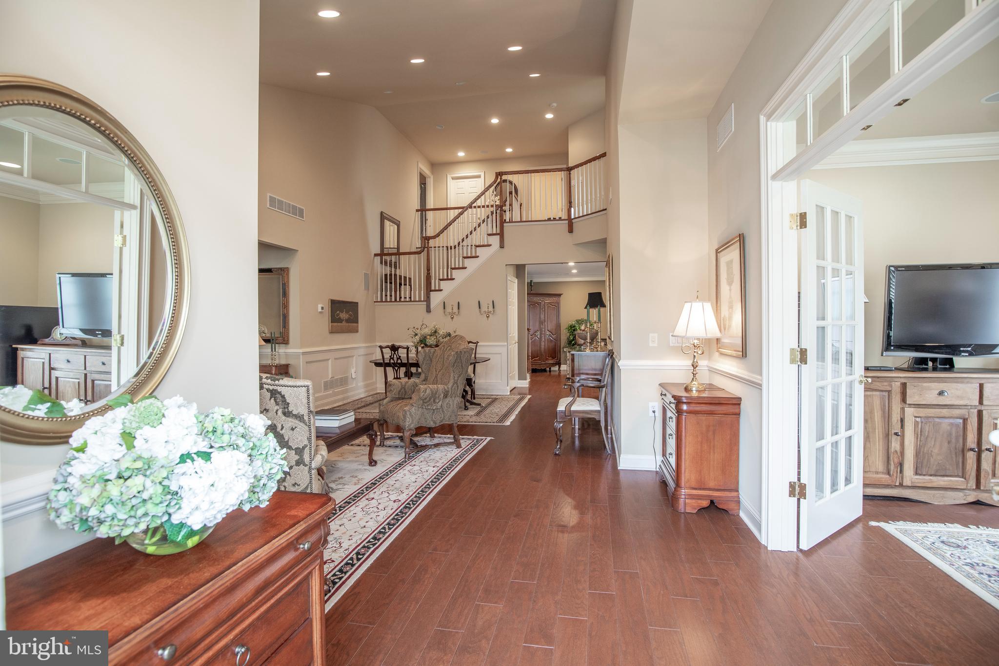 VILLAS OF NEWTOWN - Residential