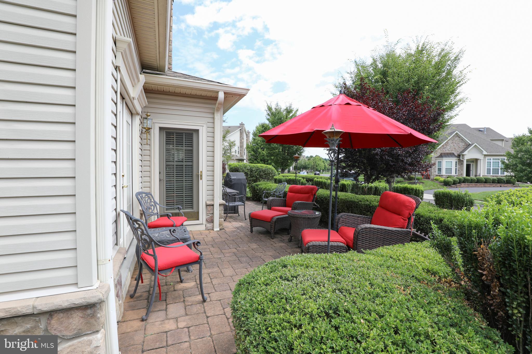 VILLAS OF NEWTOWN - Residential