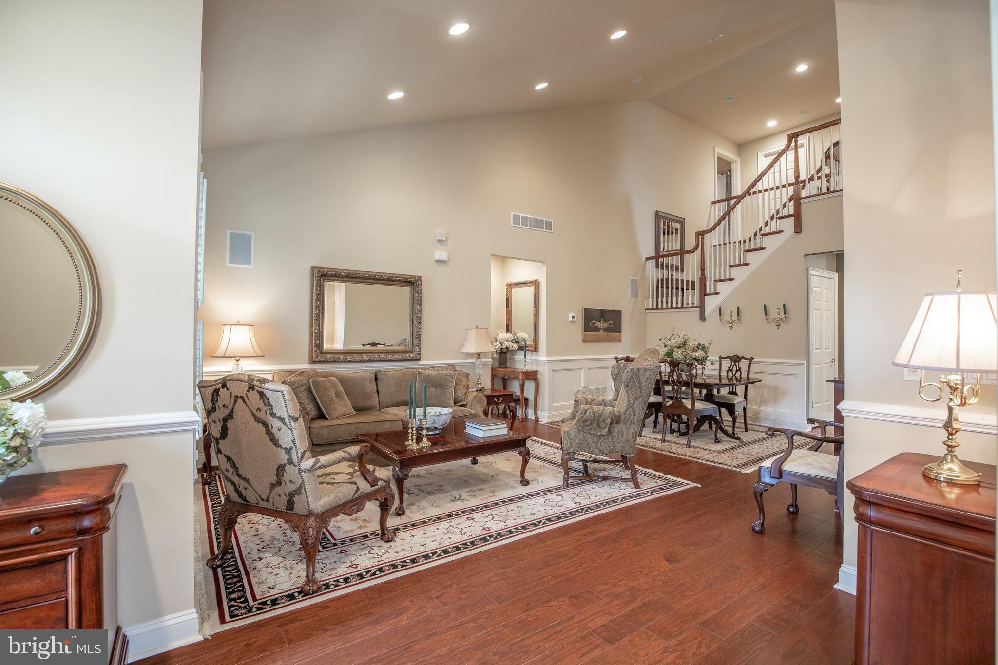 VILLAS OF NEWTOWN - Residential