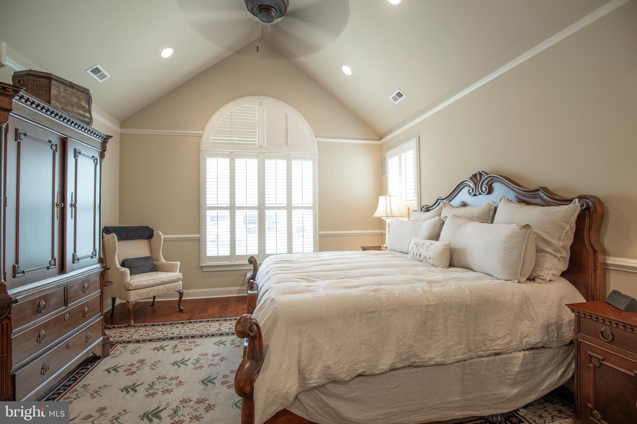 VILLAS OF NEWTOWN - Residential