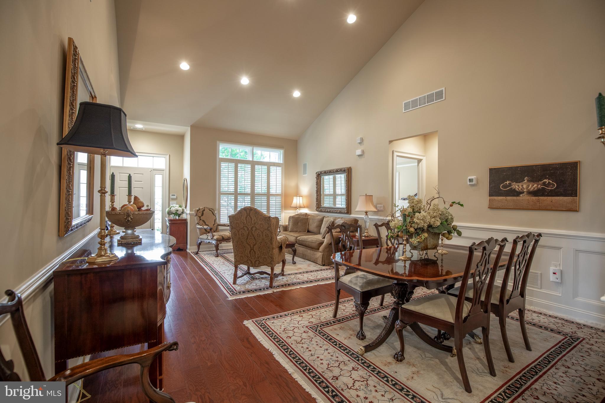 VILLAS OF NEWTOWN - Residential