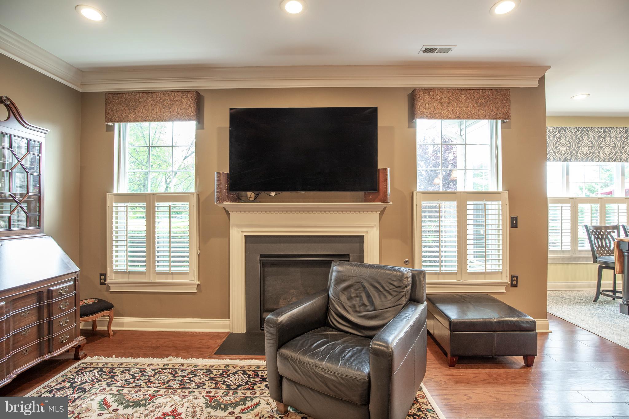 VILLAS OF NEWTOWN - Residential