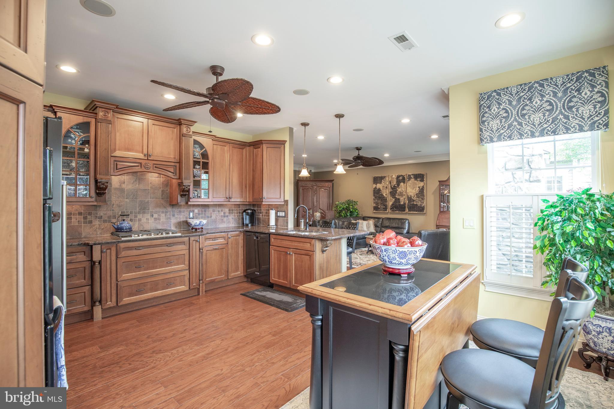 VILLAS OF NEWTOWN - Residential