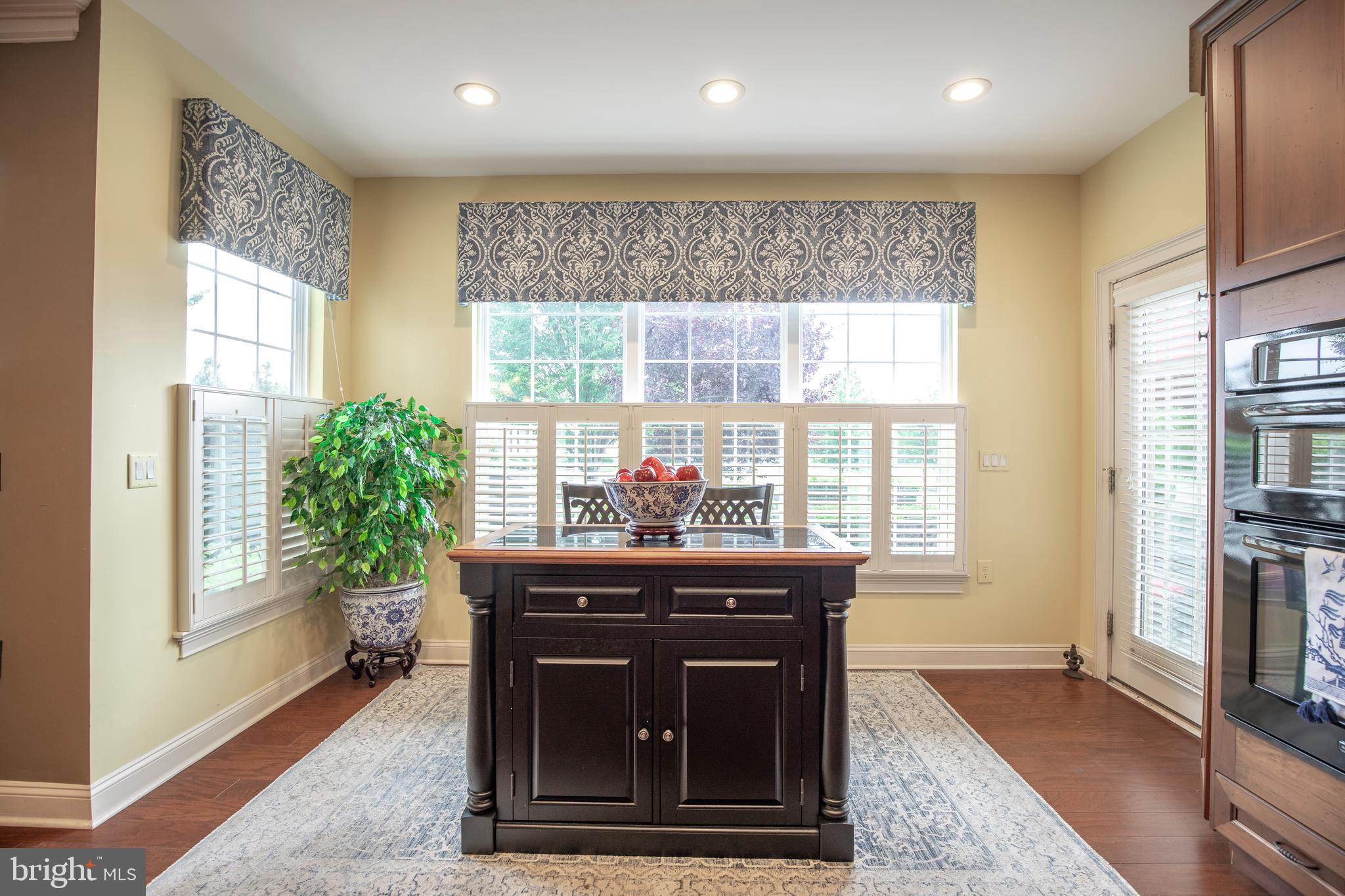 VILLAS OF NEWTOWN - Residential