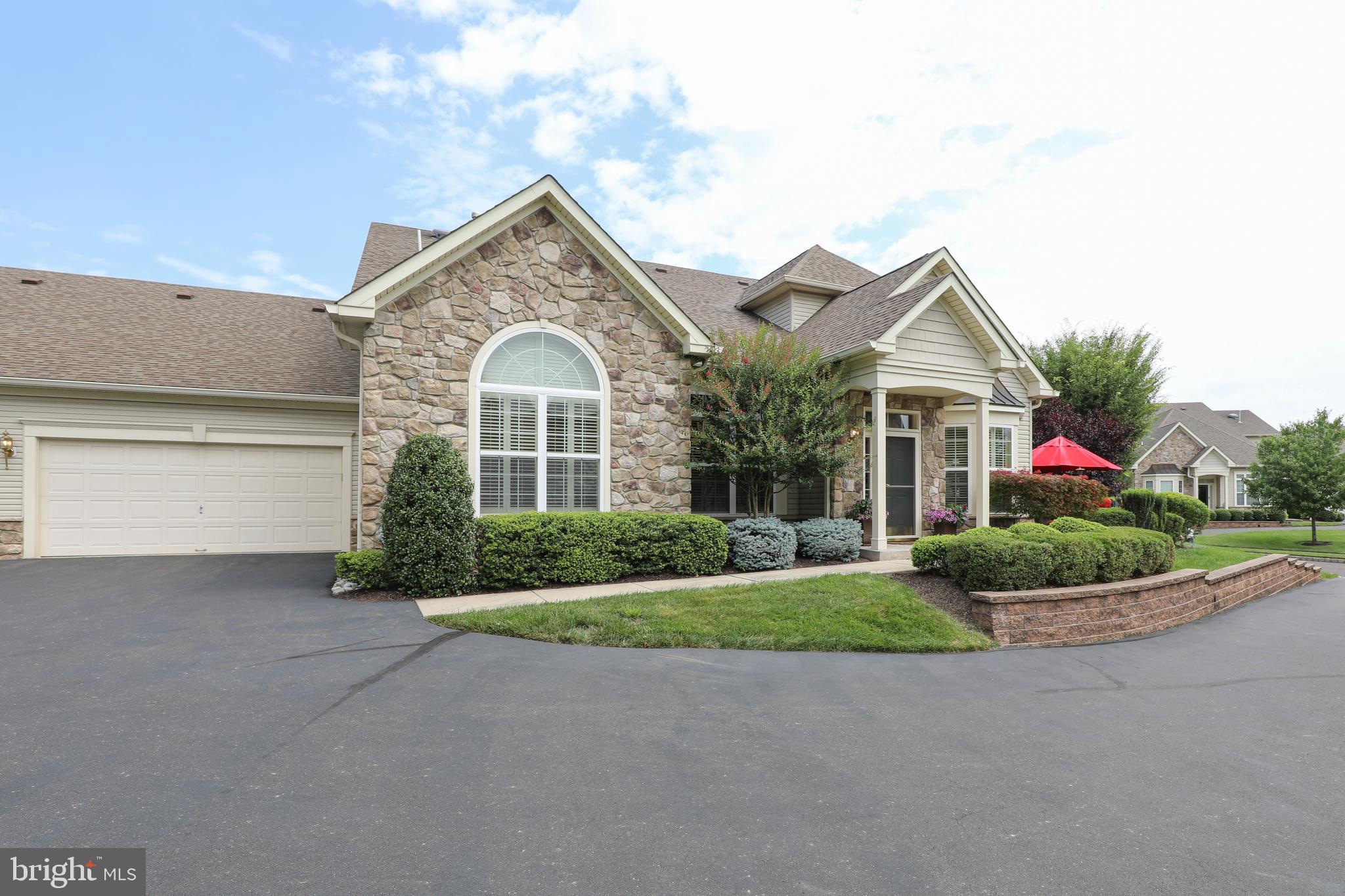 VILLAS OF NEWTOWN - Residential