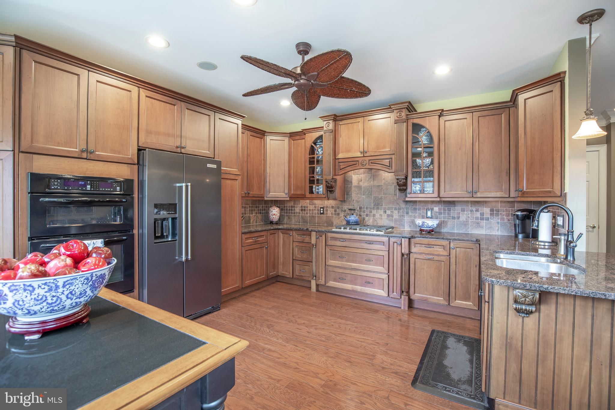 VILLAS OF NEWTOWN - Residential