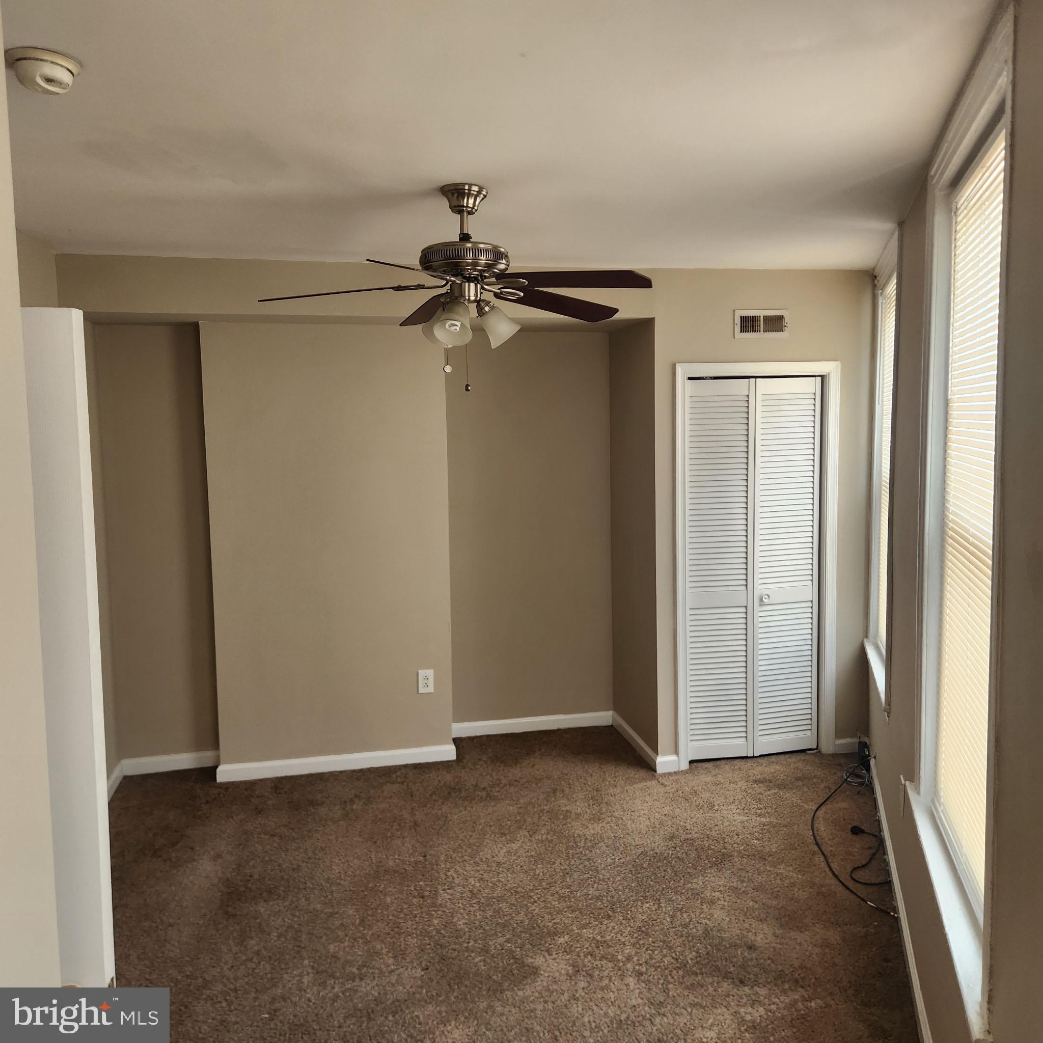 EAST FALLS - Residential Lease