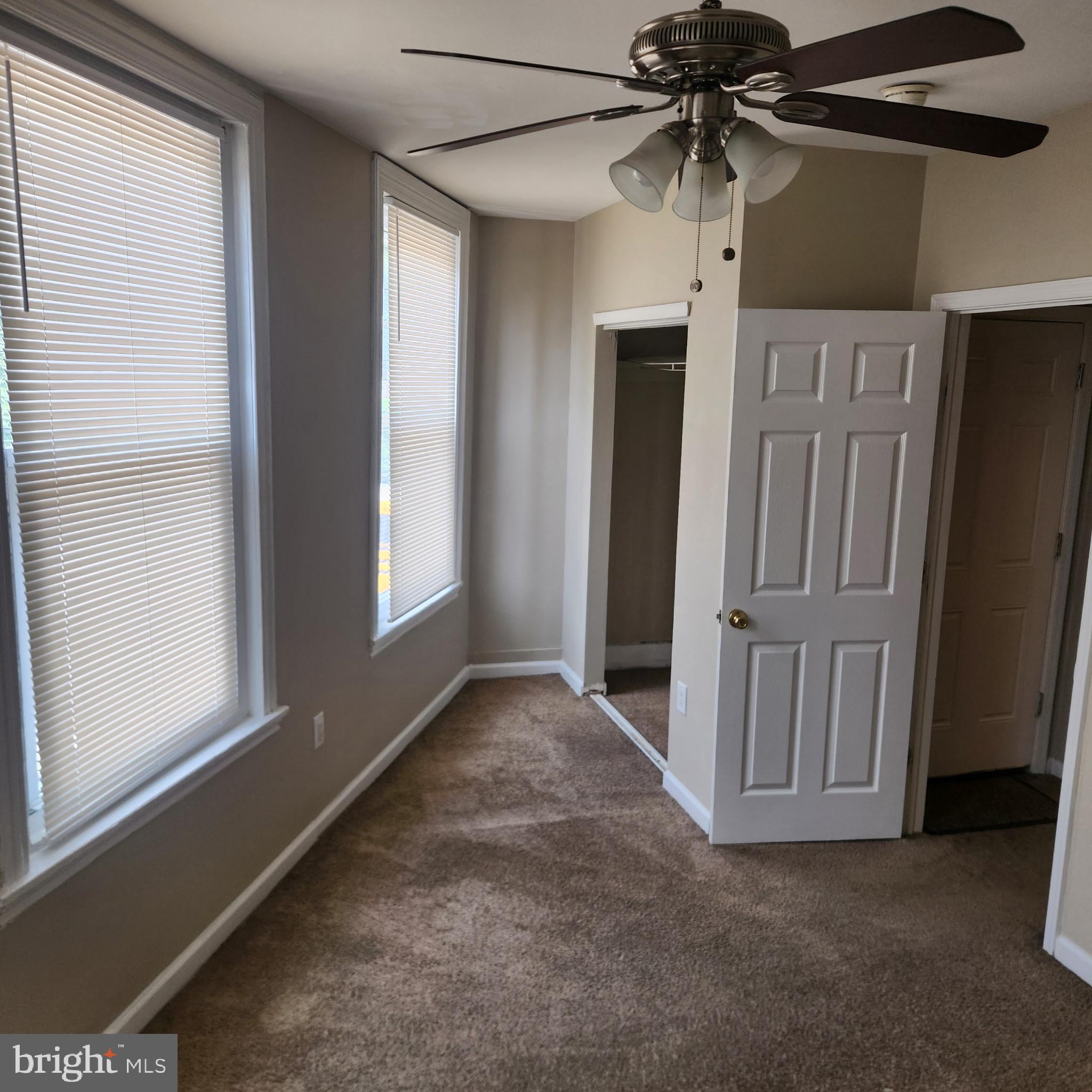 EAST FALLS - Residential Lease