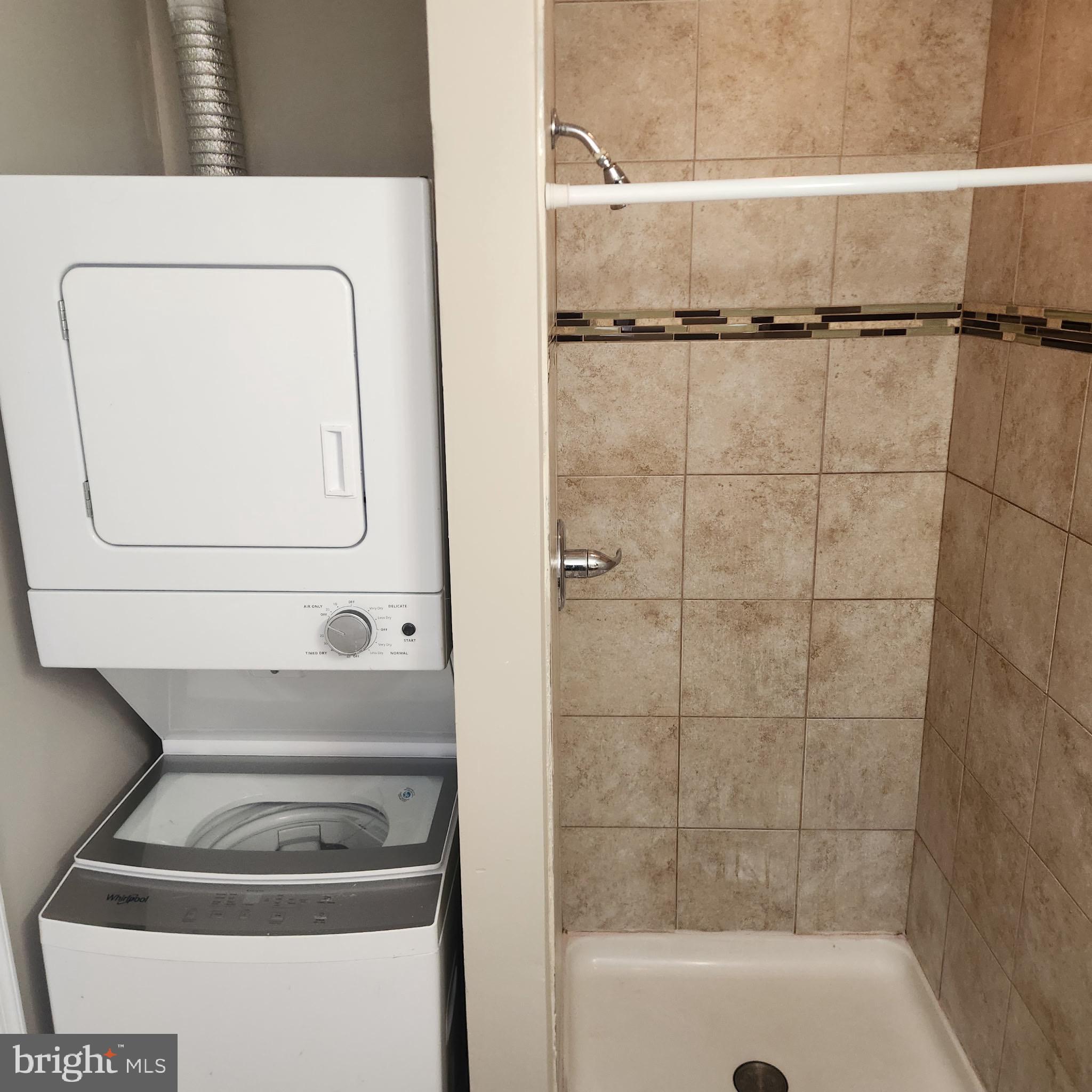 EAST FALLS - Residential Lease