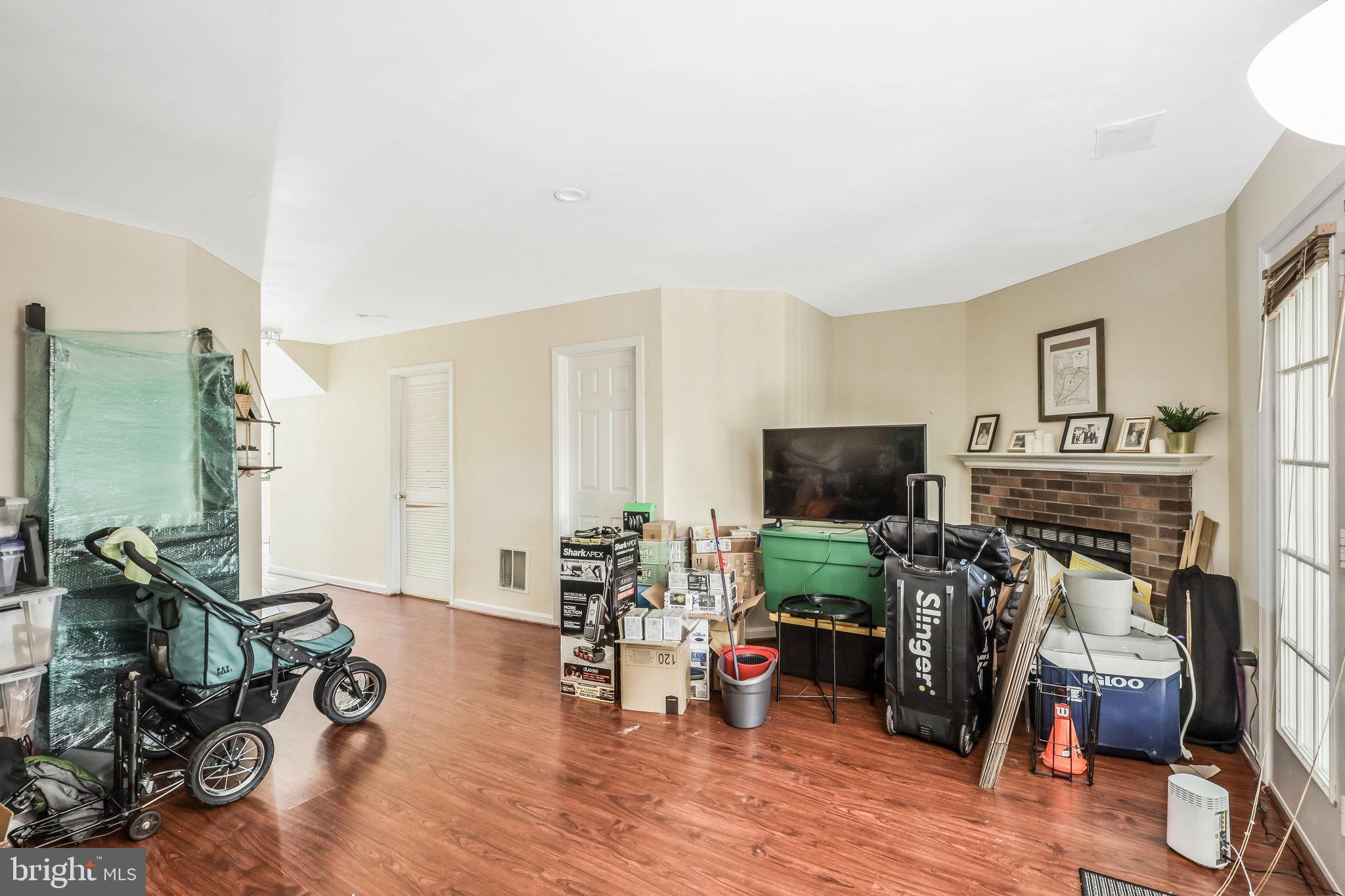 JAPONICA - Residential Lease