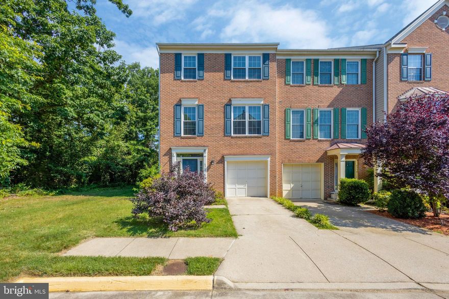 Moving Ready - Upgraded end unit townhouse w/garage. Completely renovated new hardwood floor throughout, new energy star windows, freshly painted. Kitchen w/ stainless steel appliances, large eat-in room. Master bedroom w/ cathedral ceiling, Mstr Bath w/sep shower & soaking tub, Lower Level rec rm has wood burning fireplace. 10-minutes walk to Metro station, New 290 Sq Ft Deck

Walk path to Franconia Metro/VRE Stations (Blue Line). walking distance to Springfield Town Center