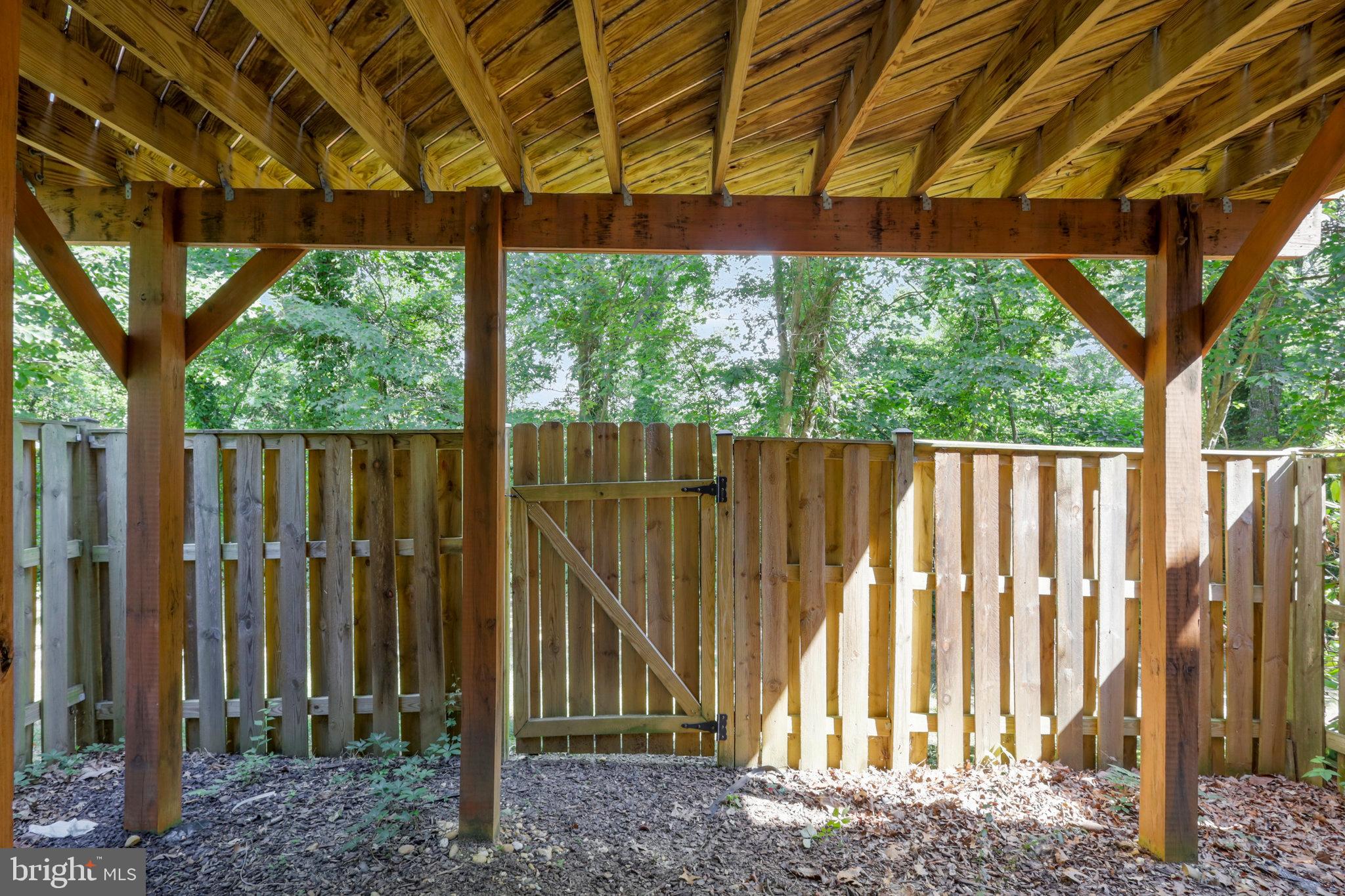 JAPONICA - Residential Lease