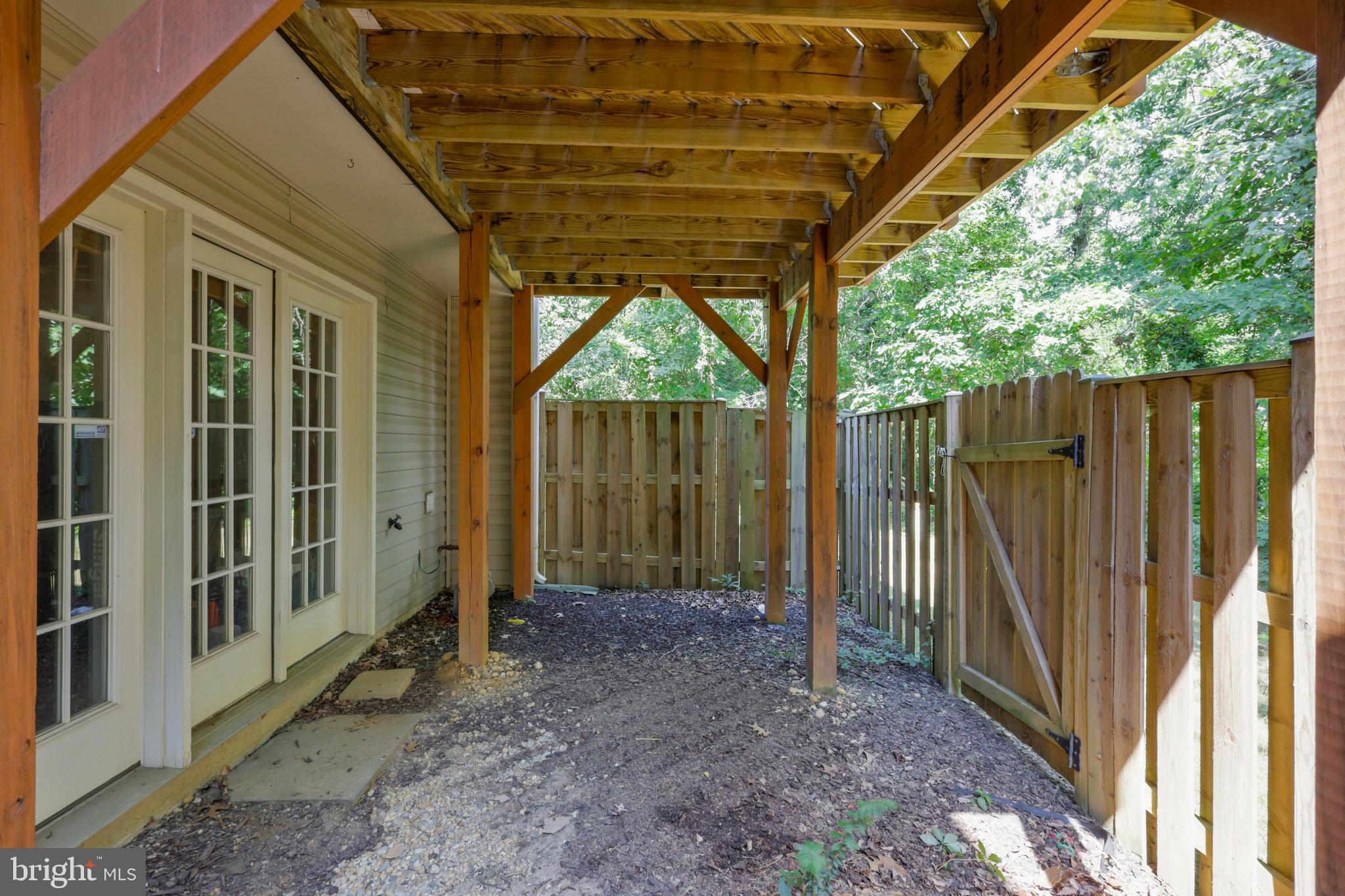 JAPONICA - Residential Lease