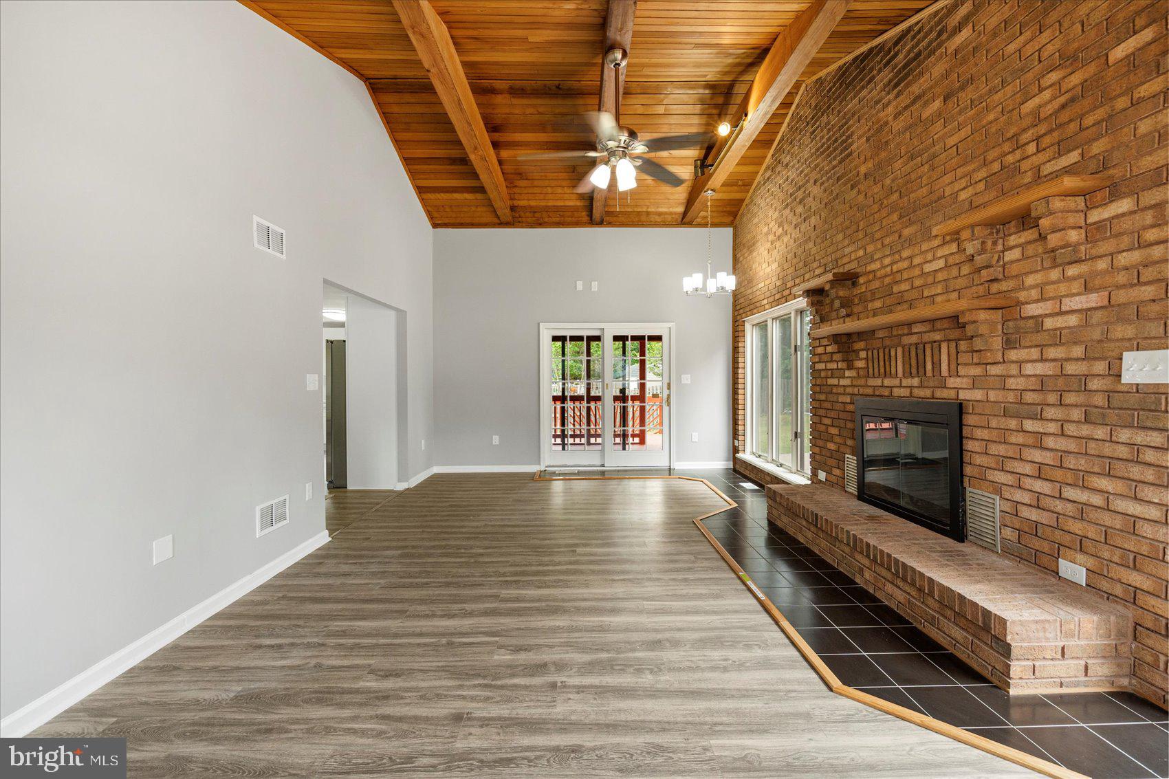 THE HIGHLANDS - Residential