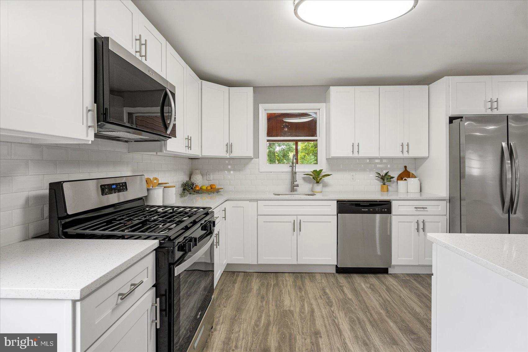 THE HIGHLANDS - Residential