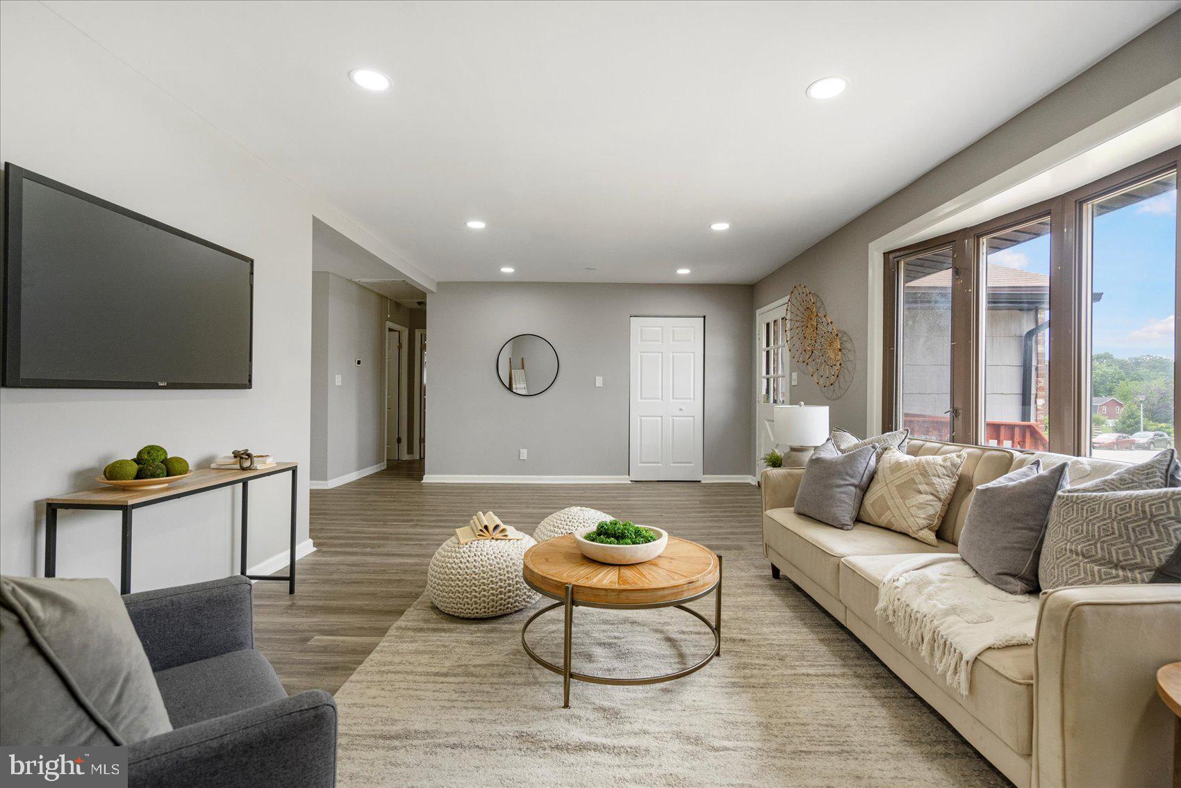 THE HIGHLANDS - Residential