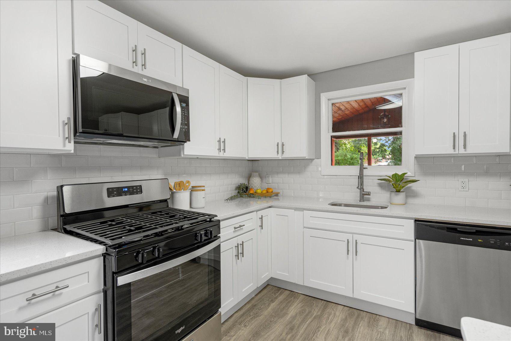 THE HIGHLANDS - Residential