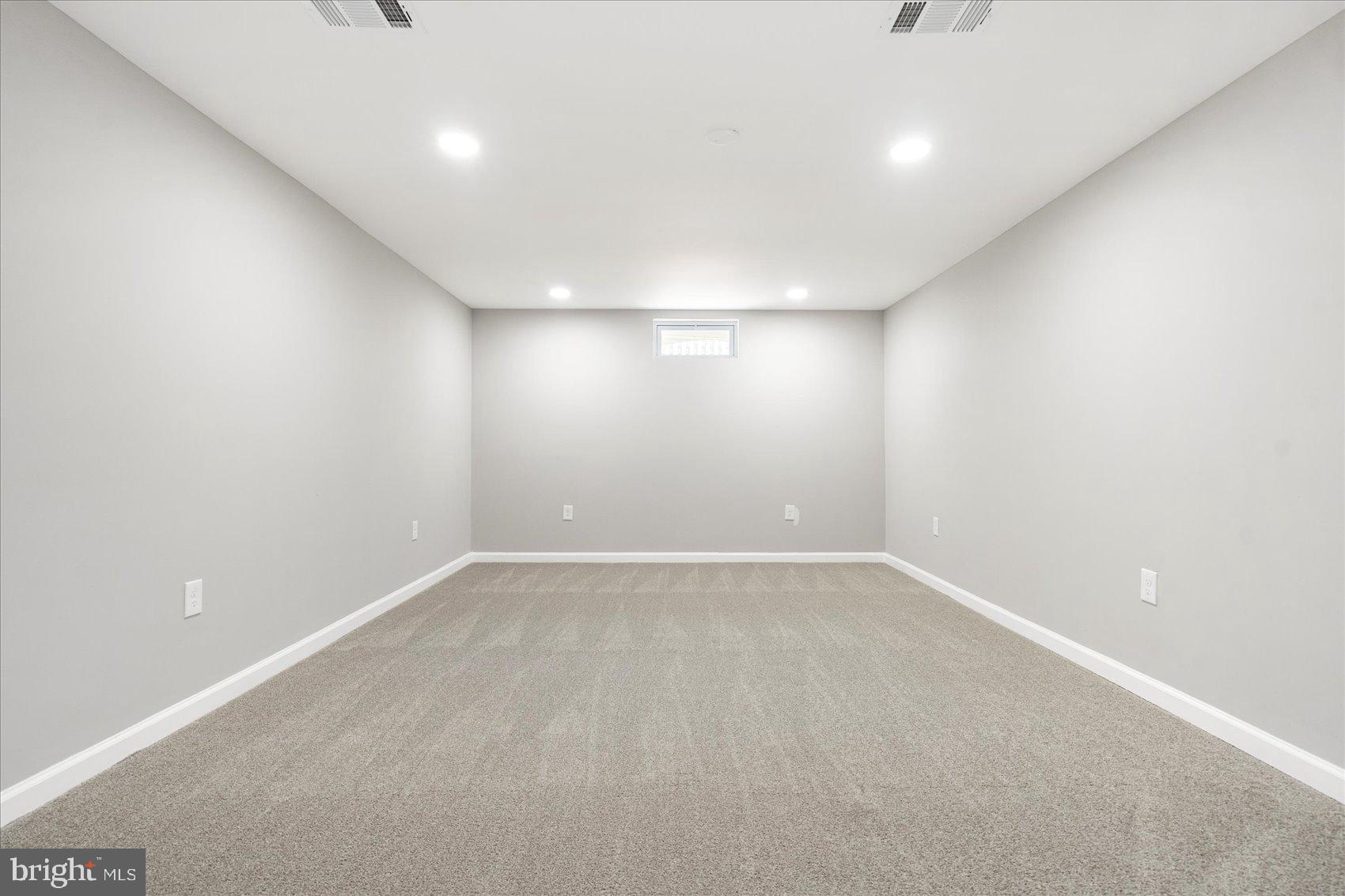 THE HIGHLANDS - Residential