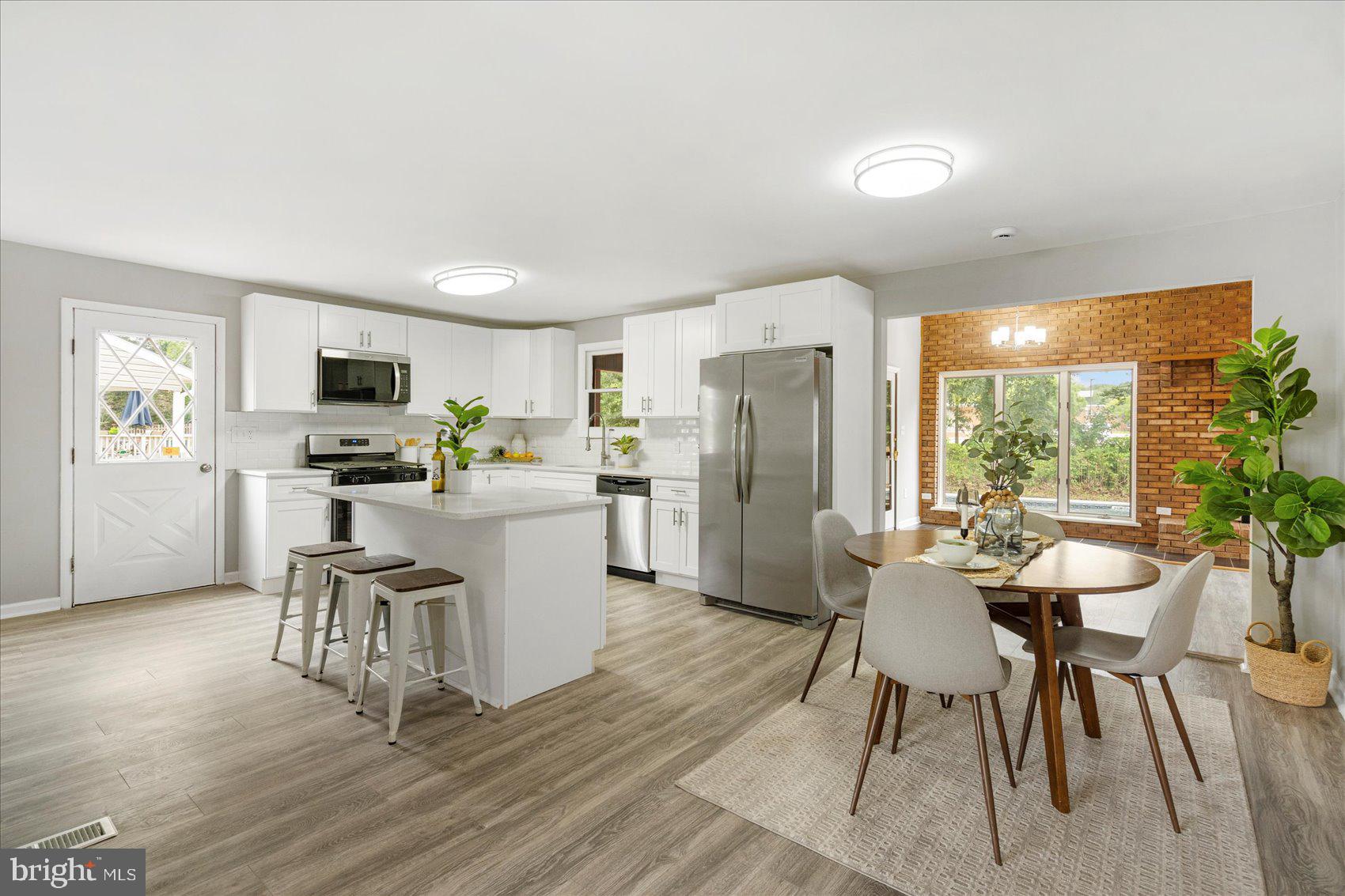 THE HIGHLANDS - Residential