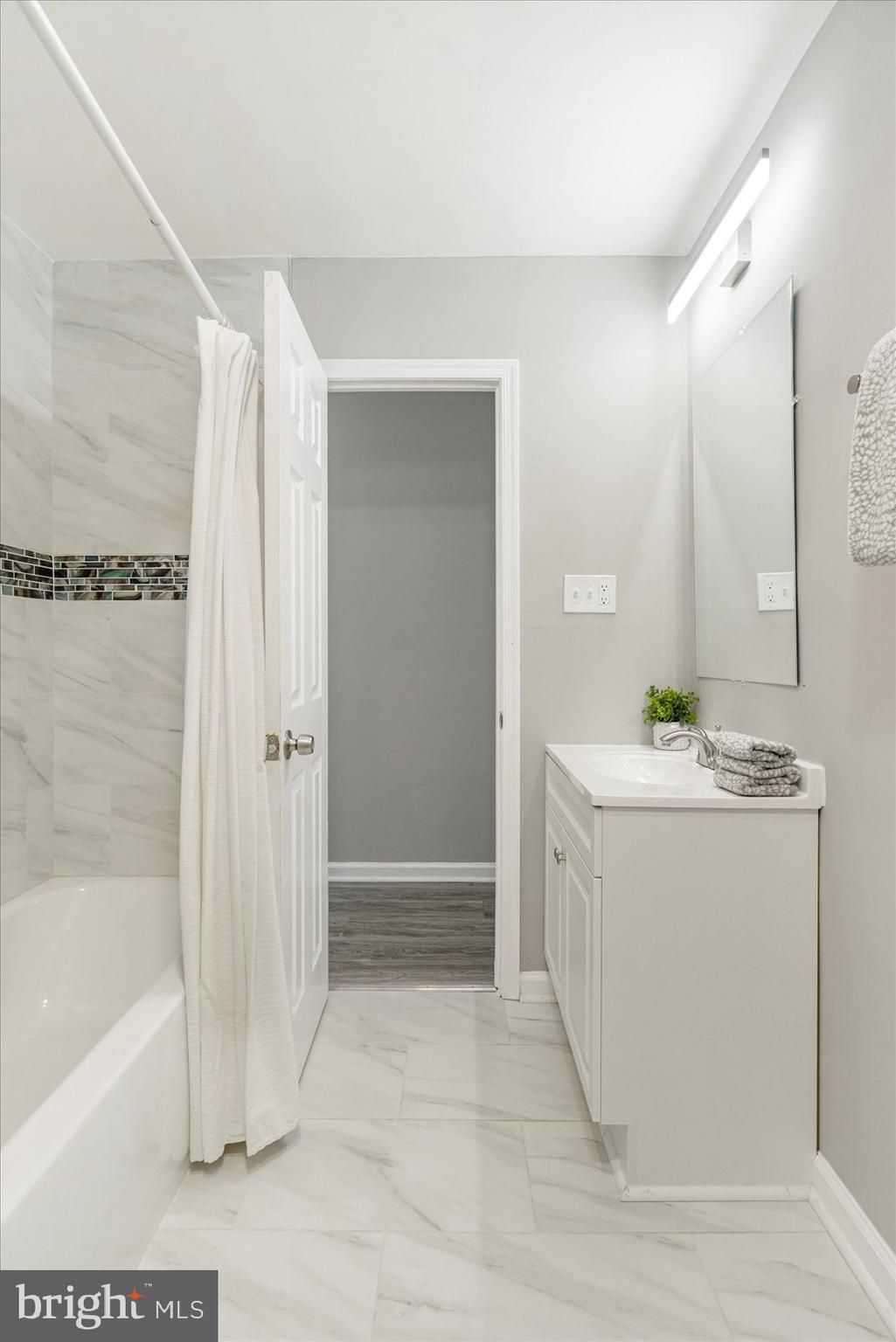 THE HIGHLANDS - Residential