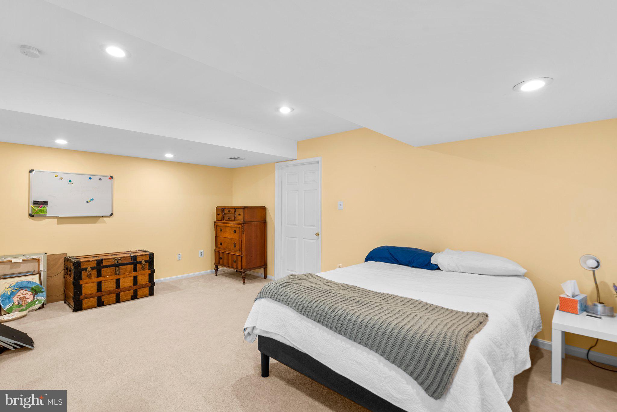 HALLOWELL - Residential