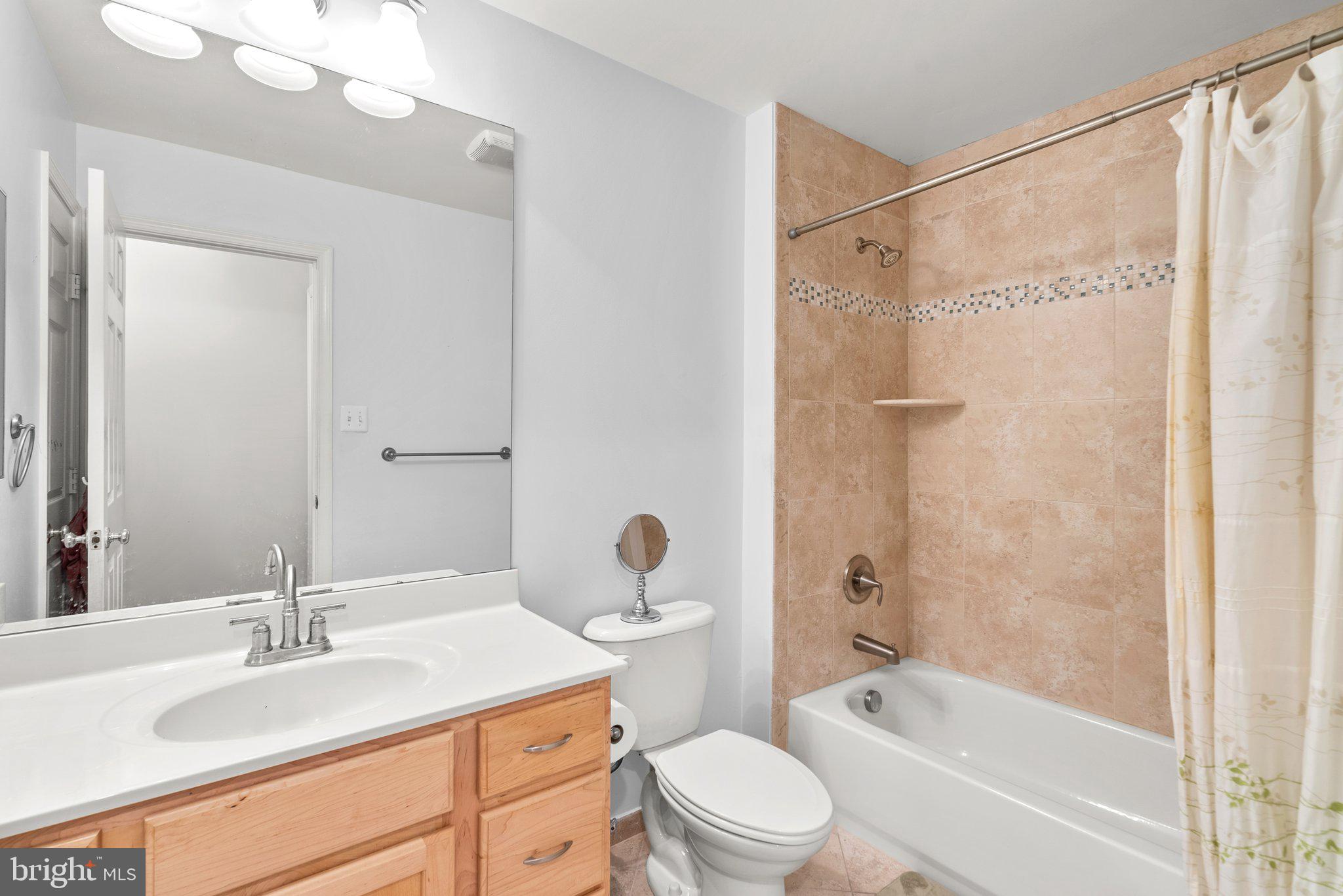 HALLOWELL - Residential