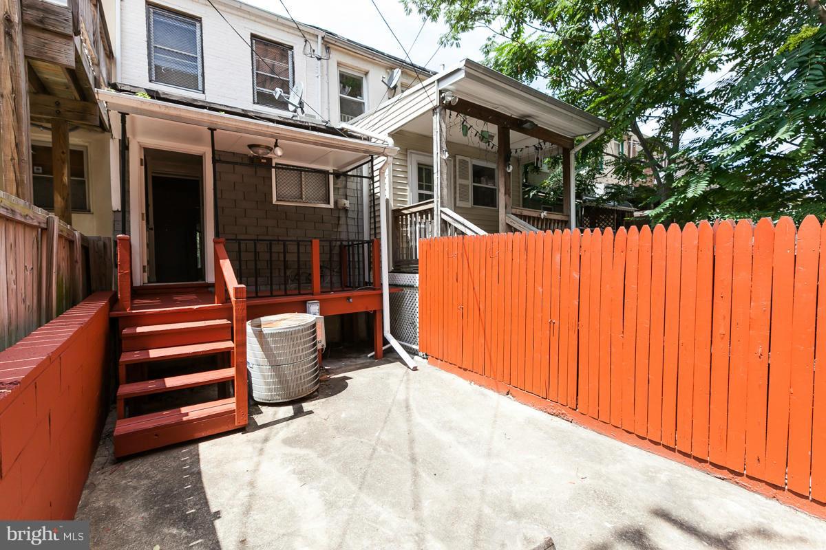 WASHINGTON VILLAGE - Residential Lease