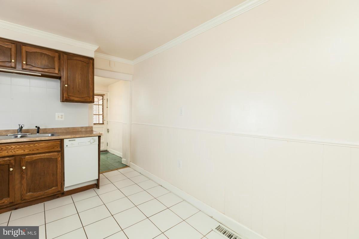 WASHINGTON VILLAGE - Residential Lease