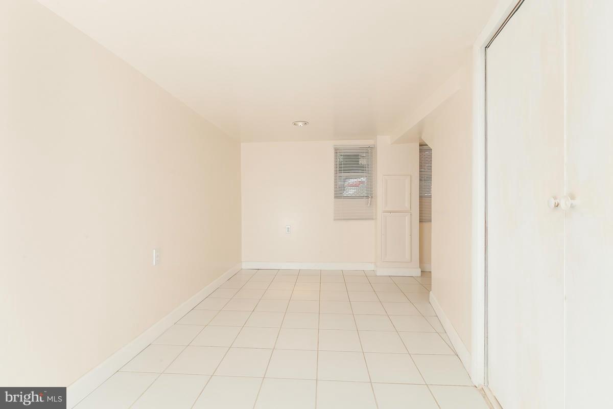 WASHINGTON VILLAGE - Residential Lease