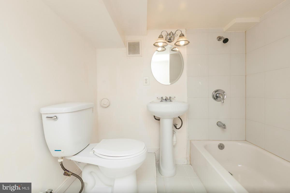 WASHINGTON VILLAGE - Residential Lease