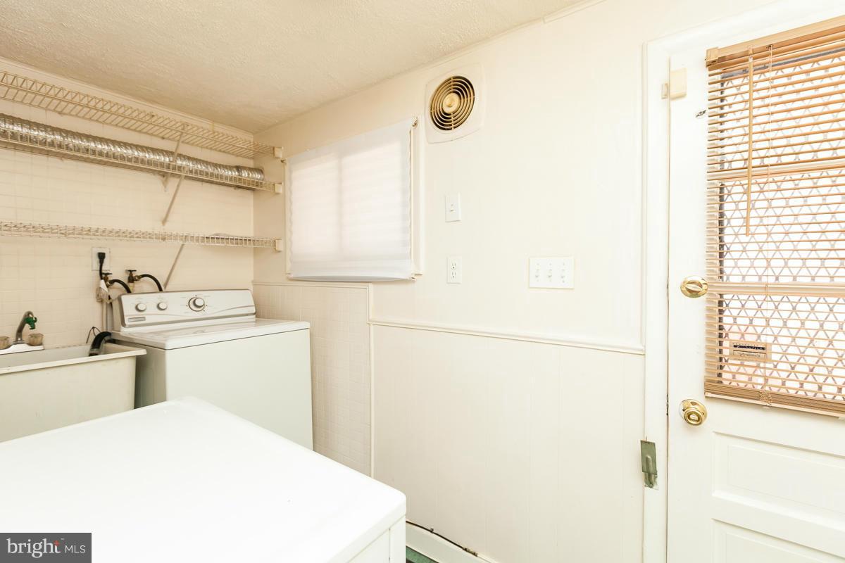 WASHINGTON VILLAGE - Residential Lease