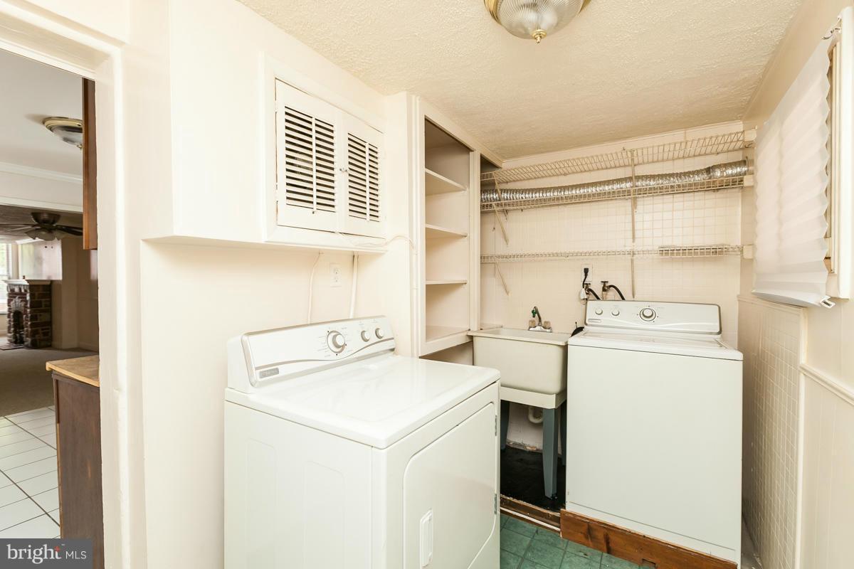 WASHINGTON VILLAGE - Residential Lease