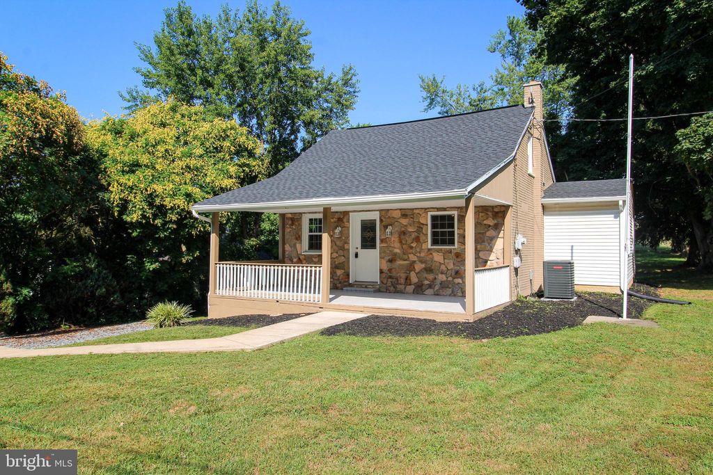 Photo of 1601 Wabank Road, Lancaster, PA 17603 (MLS # PALA2055148)