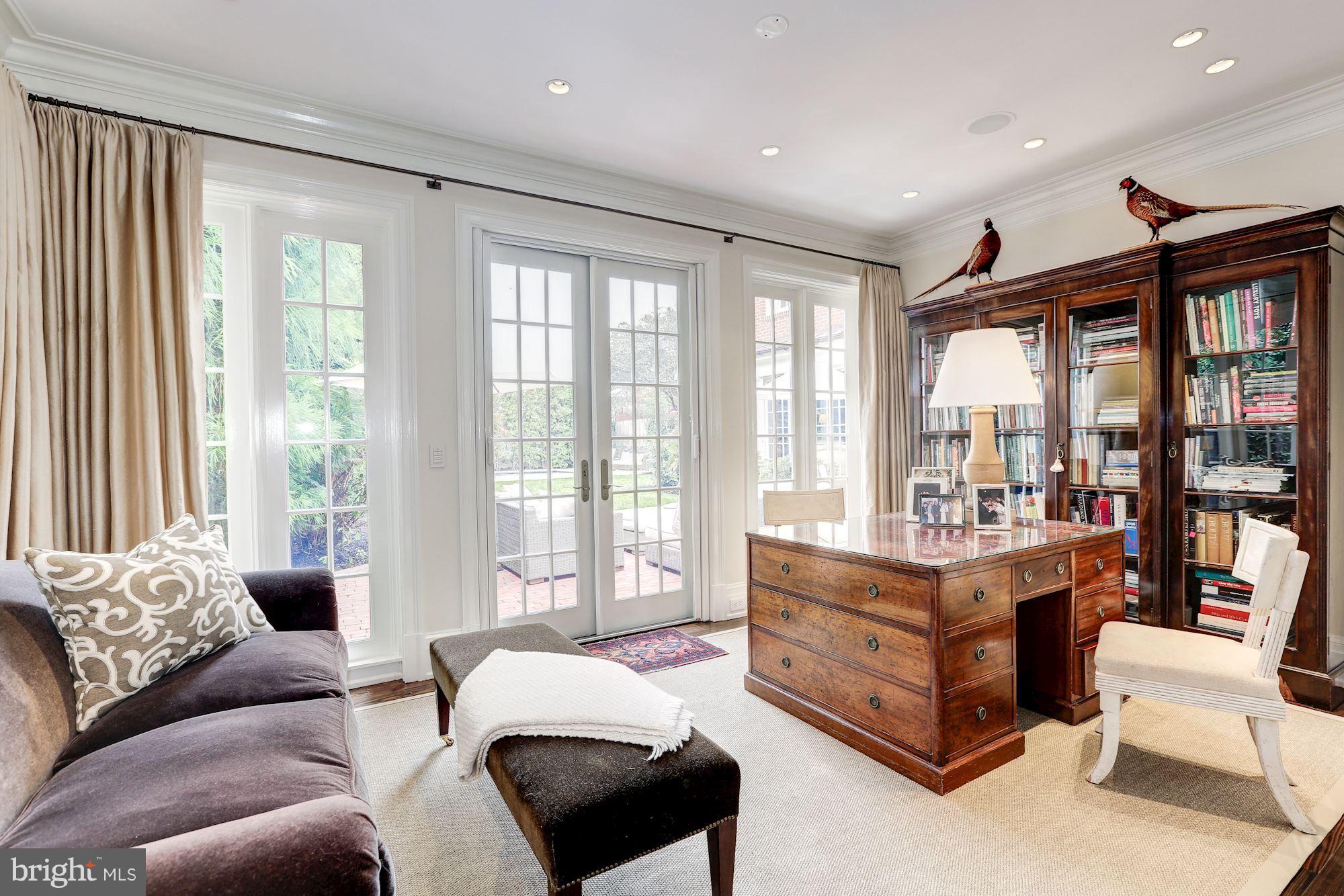 GEORGETOWN - Residential
