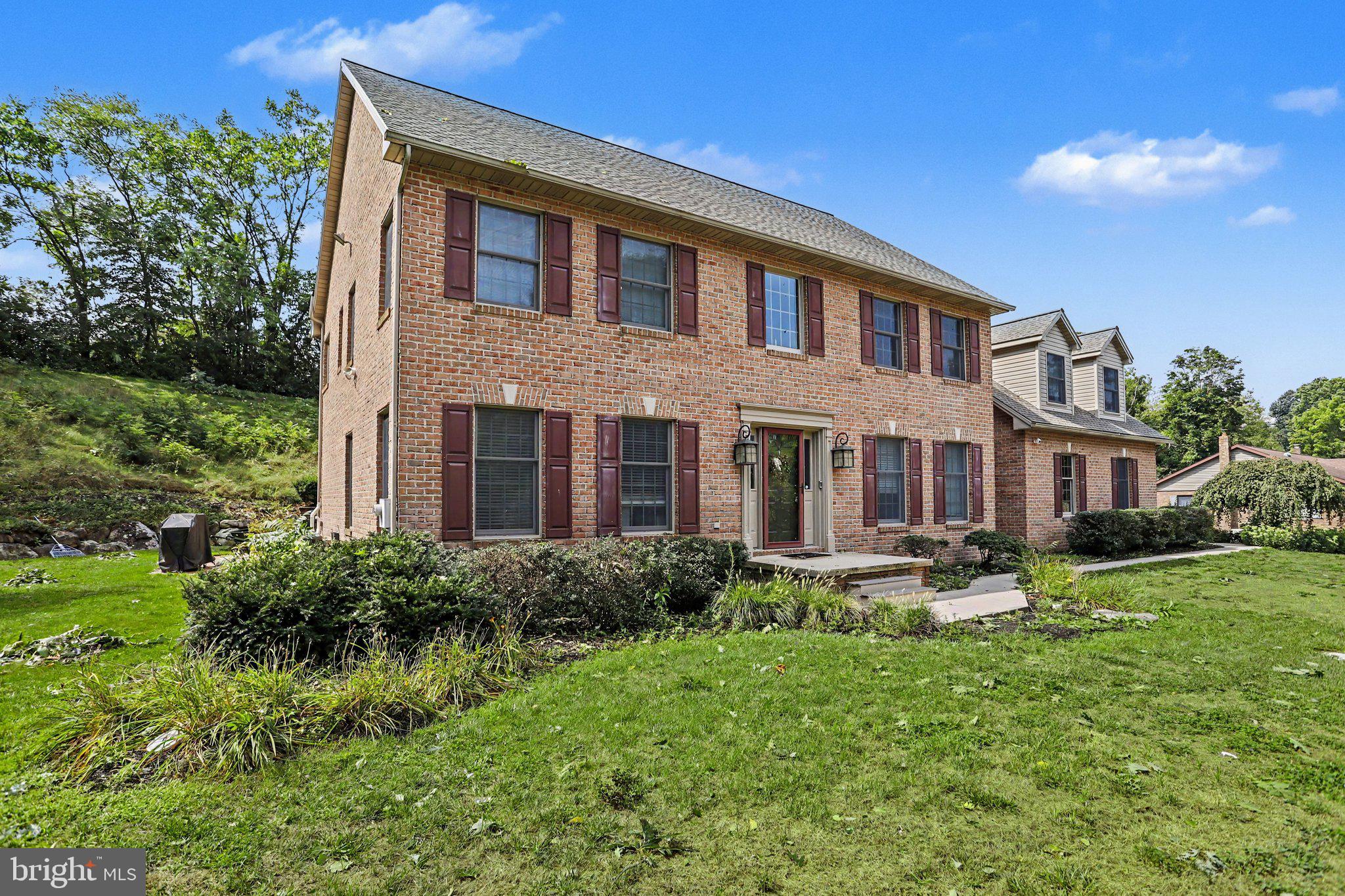 2005 WOODBERRY ROAD