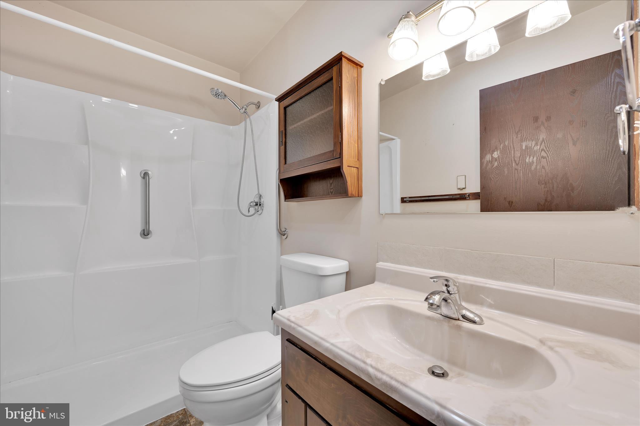 LAKE WYNONAH - Residential