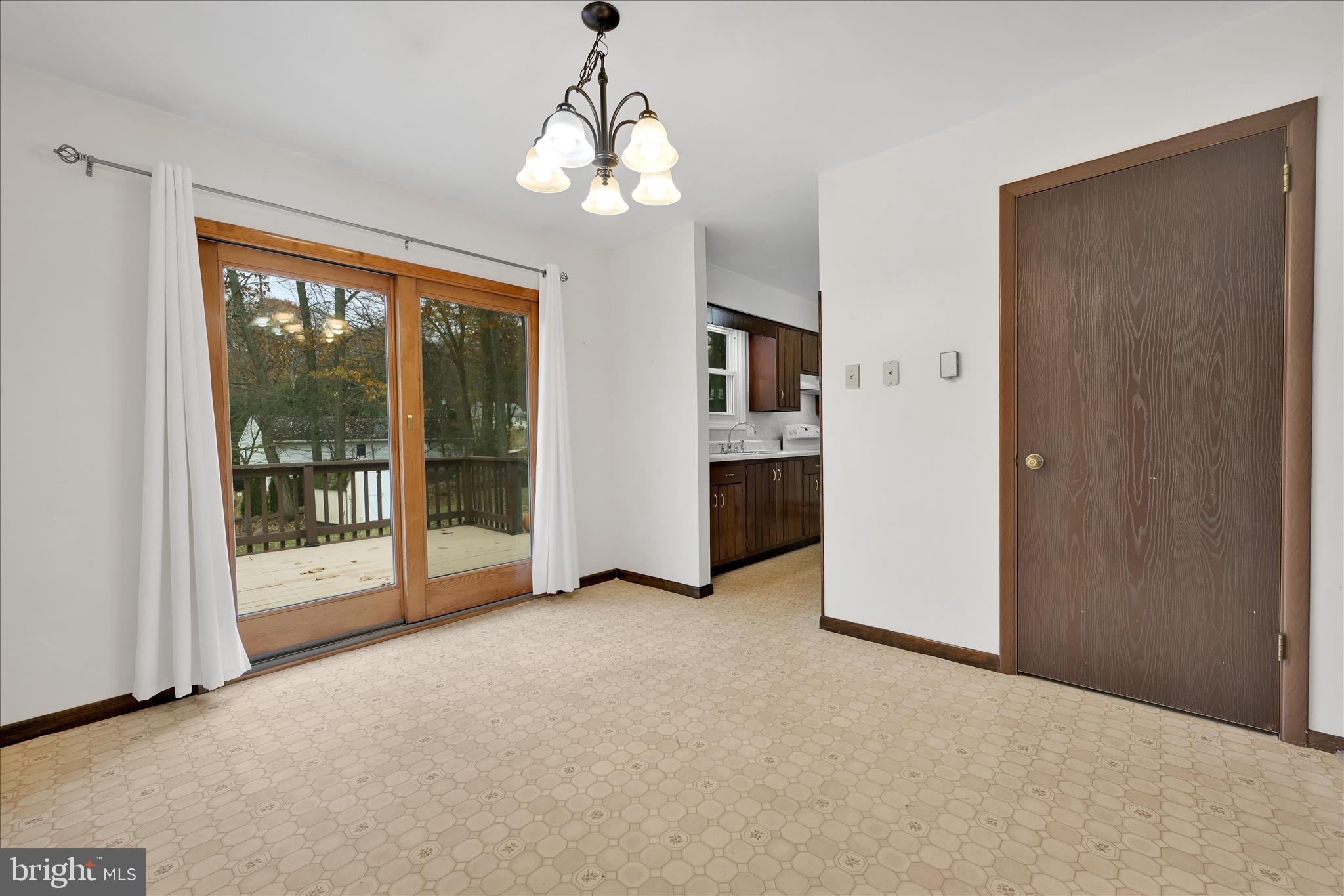 LAKE WYNONAH - Residential