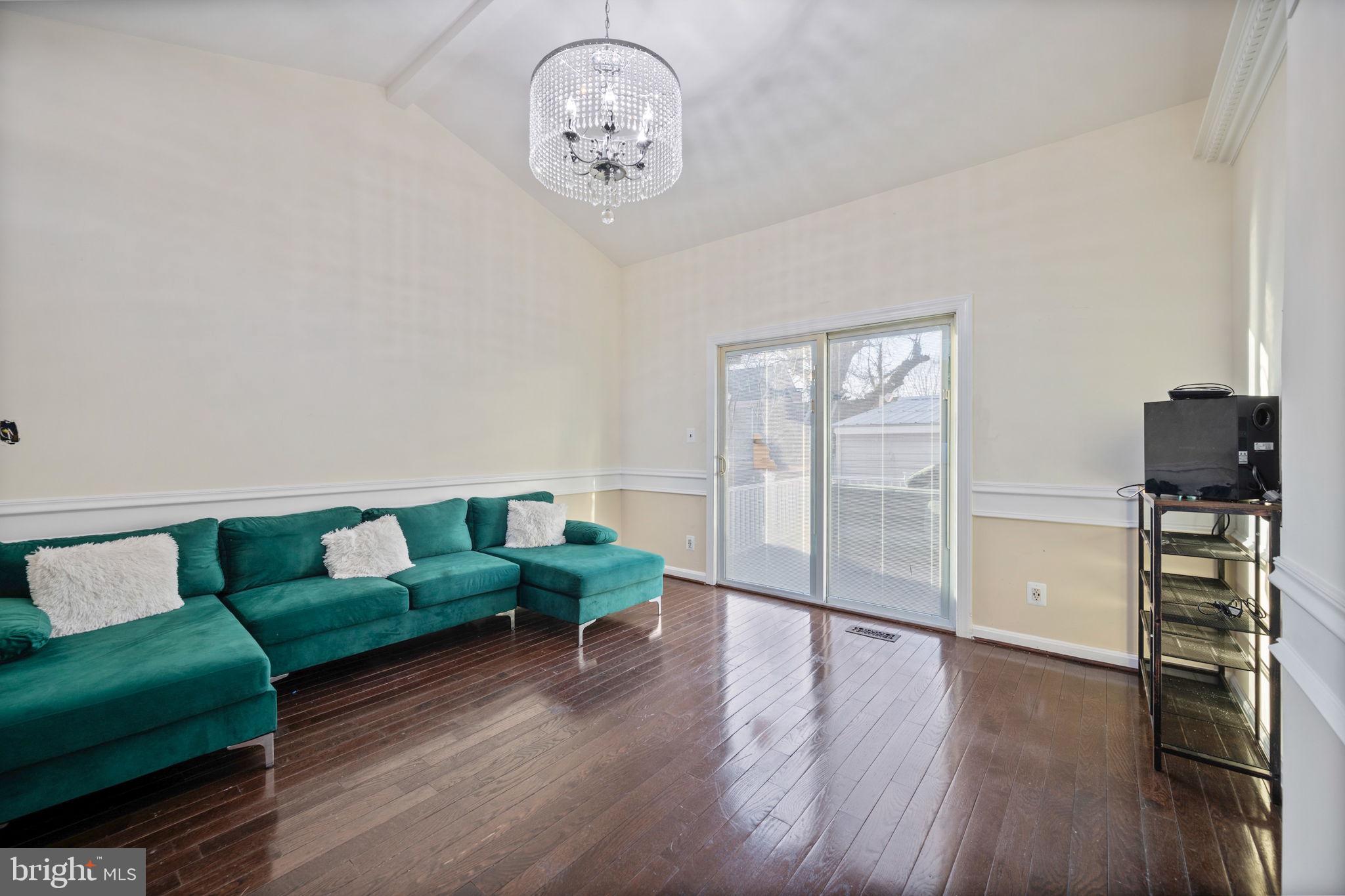 ROSEDALE - Residential