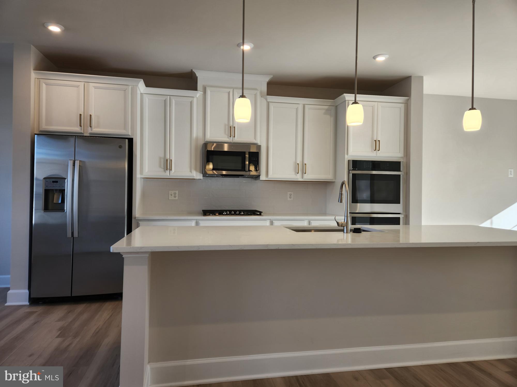 MARLBORO RIDGE - Residential