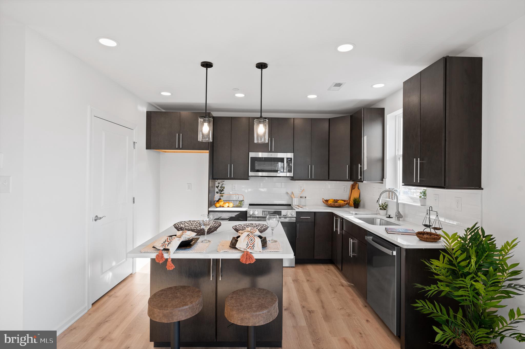 ARBOR PLACE - Residential