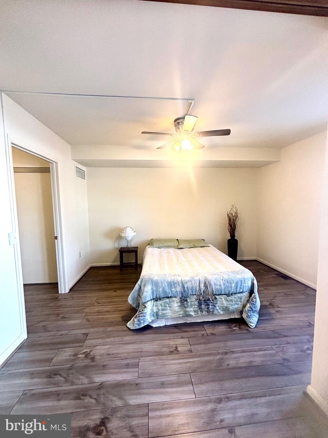 LEISURE WORLD - Residential