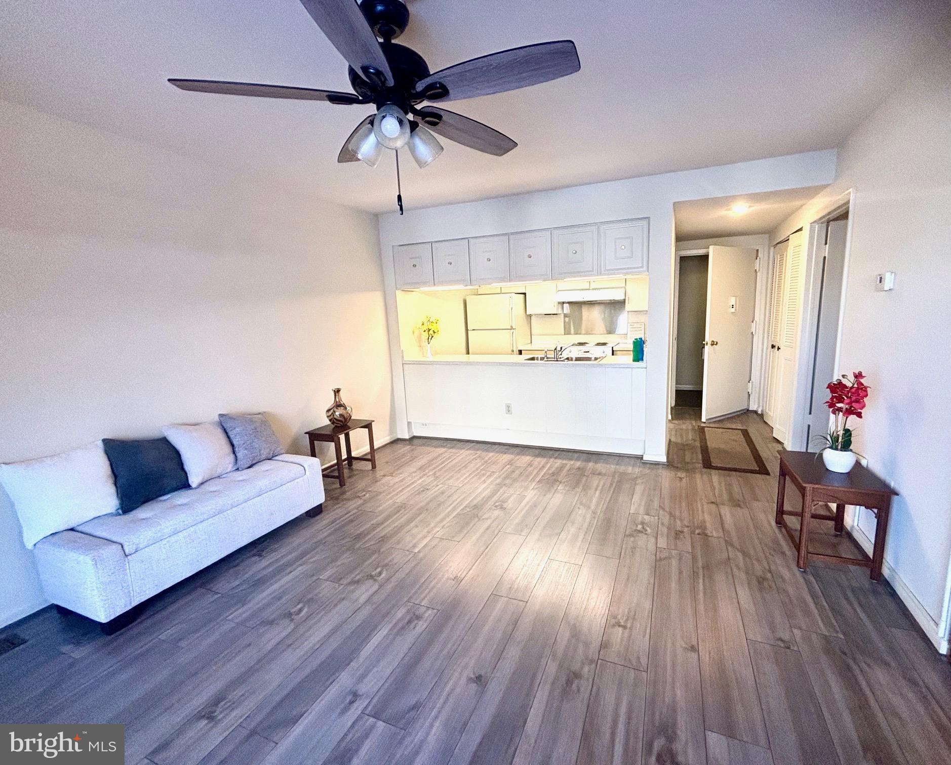 LEISURE WORLD - Residential