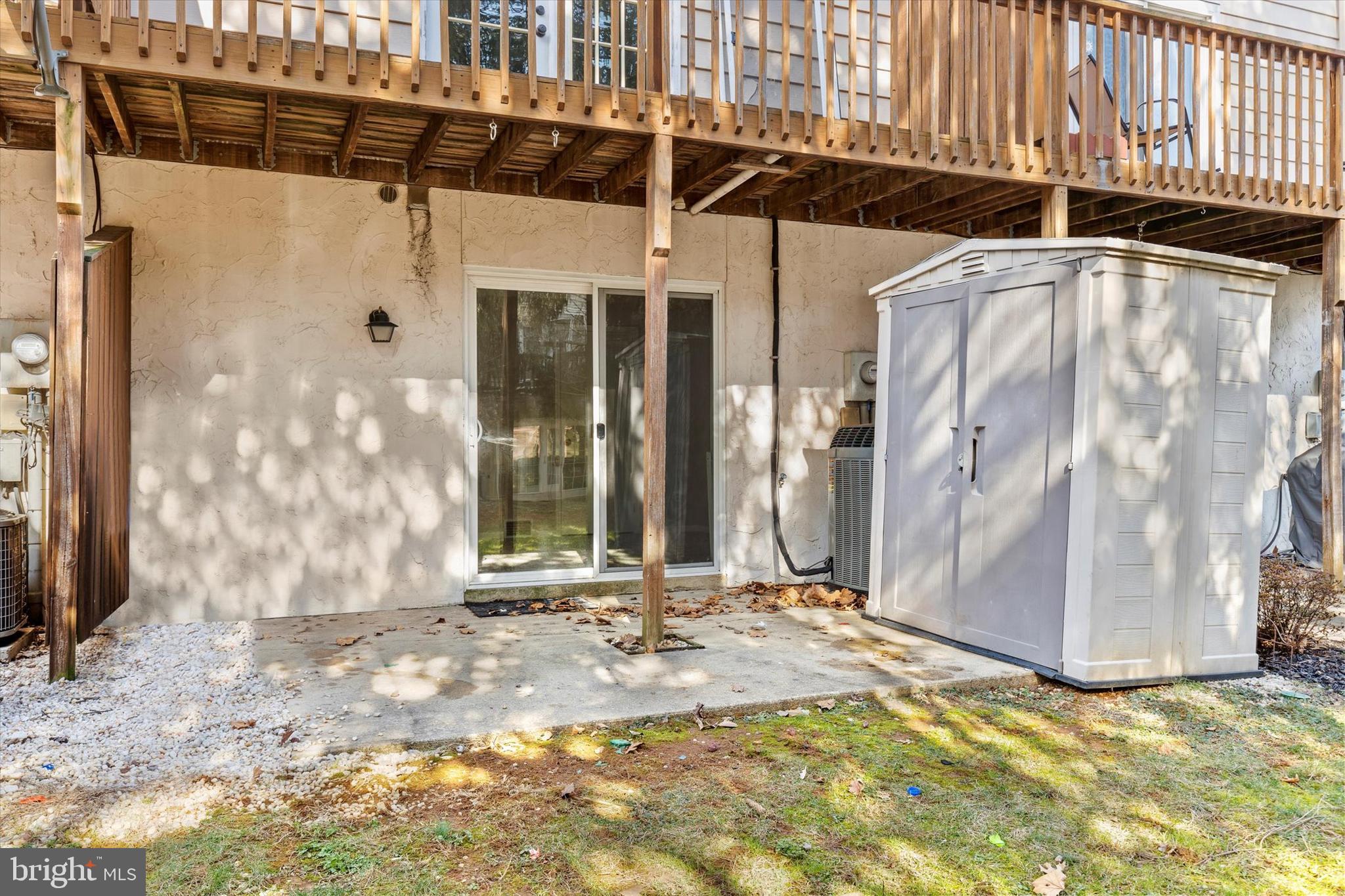 WESTLYN CONDOS - Residential