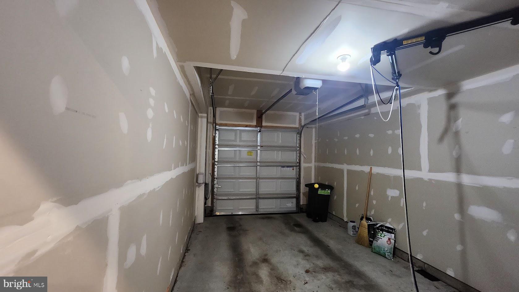 GLEN DALE COMMONS PHASE 2 - Residential Lease