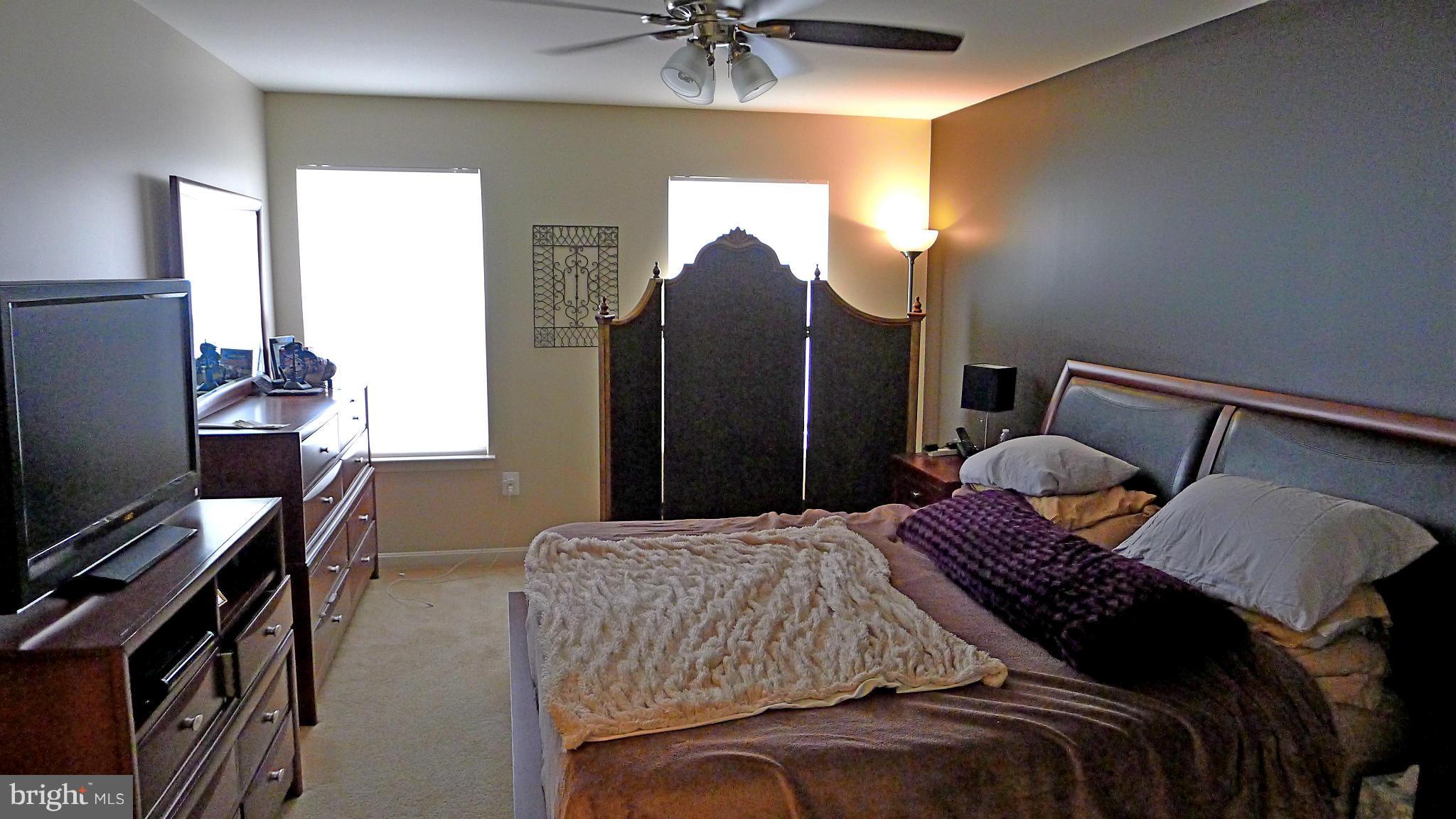 VILLAGE OF WASHINGTON TRAIL - Residential