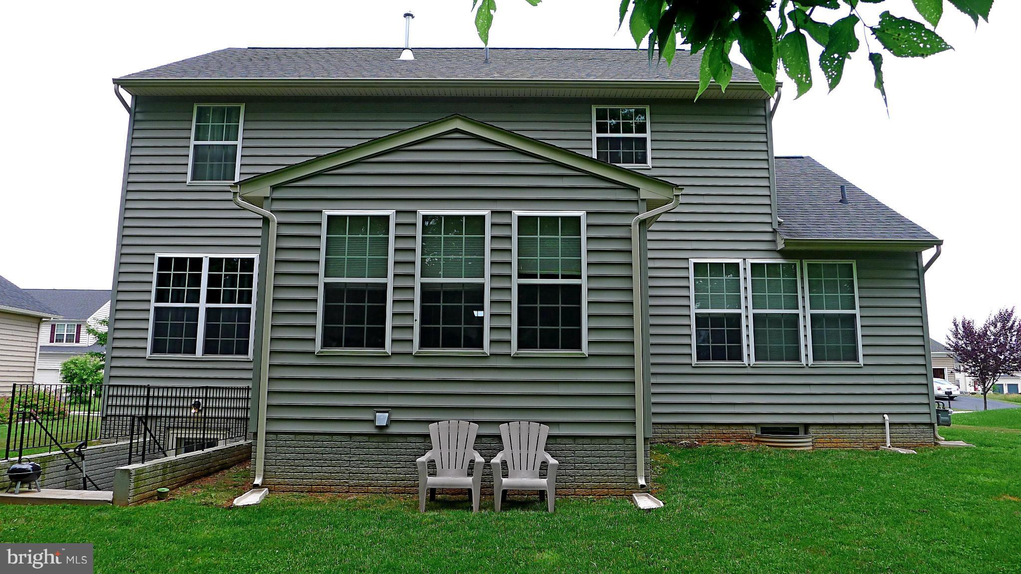 VILLAGE OF WASHINGTON TRAIL - Residential